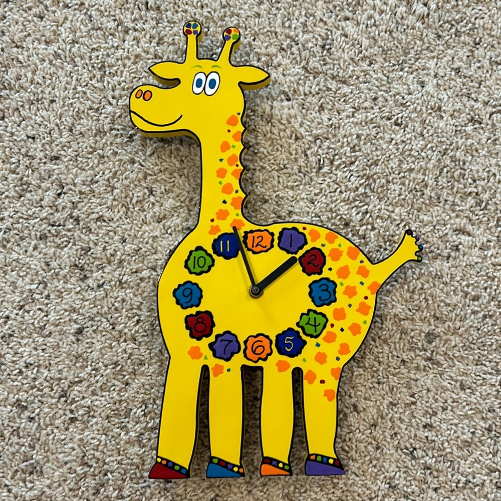 Giraffe clock